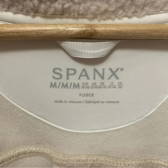 Spanx Fleece Shirt Jacket Sherpa Shacket in Cream Size Medium - Picture 14 of 16